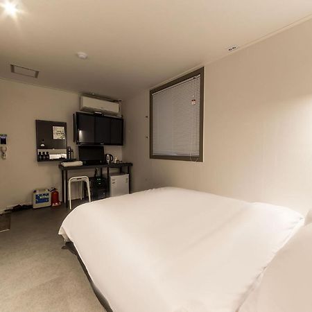 Hotel Yam Sinheung Station Соннам Экстерьер фото