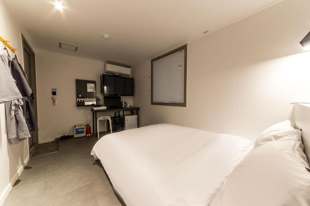 Hotel Yam Sinheung Station Соннам Экстерьер фото