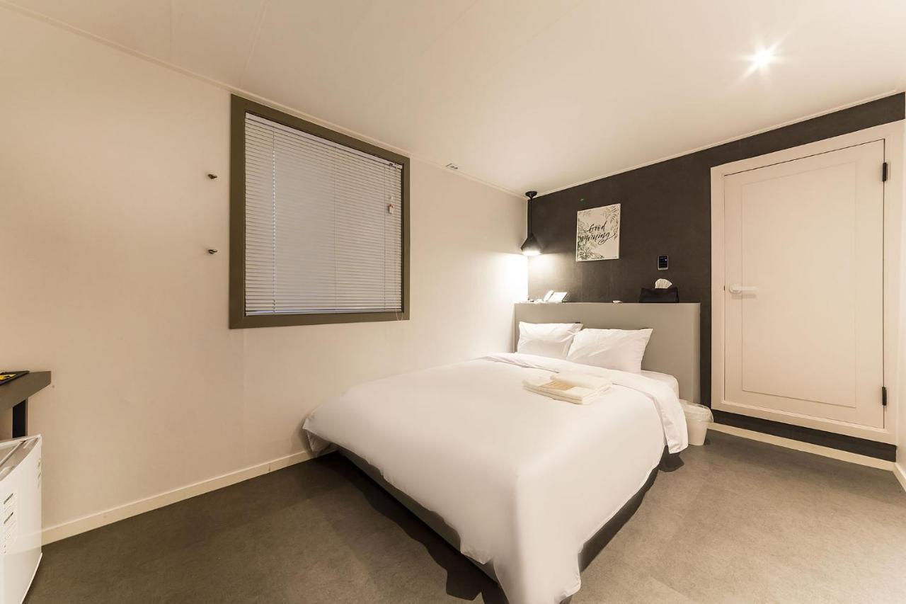 Hotel Yam Sinheung Station Соннам Экстерьер фото
