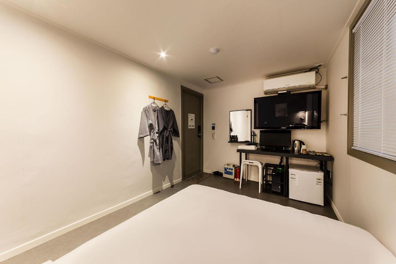 Hotel Yam Sinheung Station Соннам Экстерьер фото